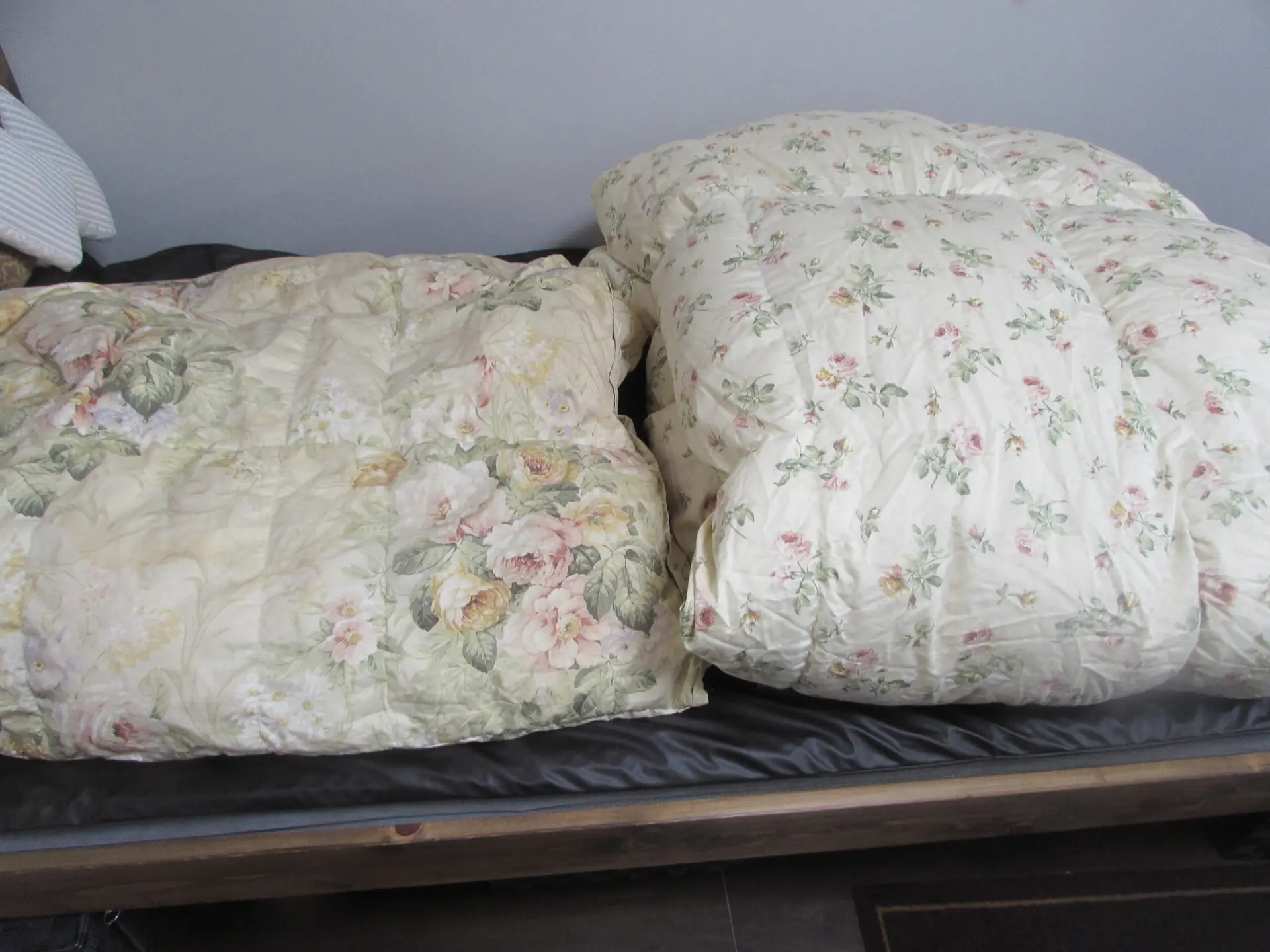 打ち直し前の枕と布団