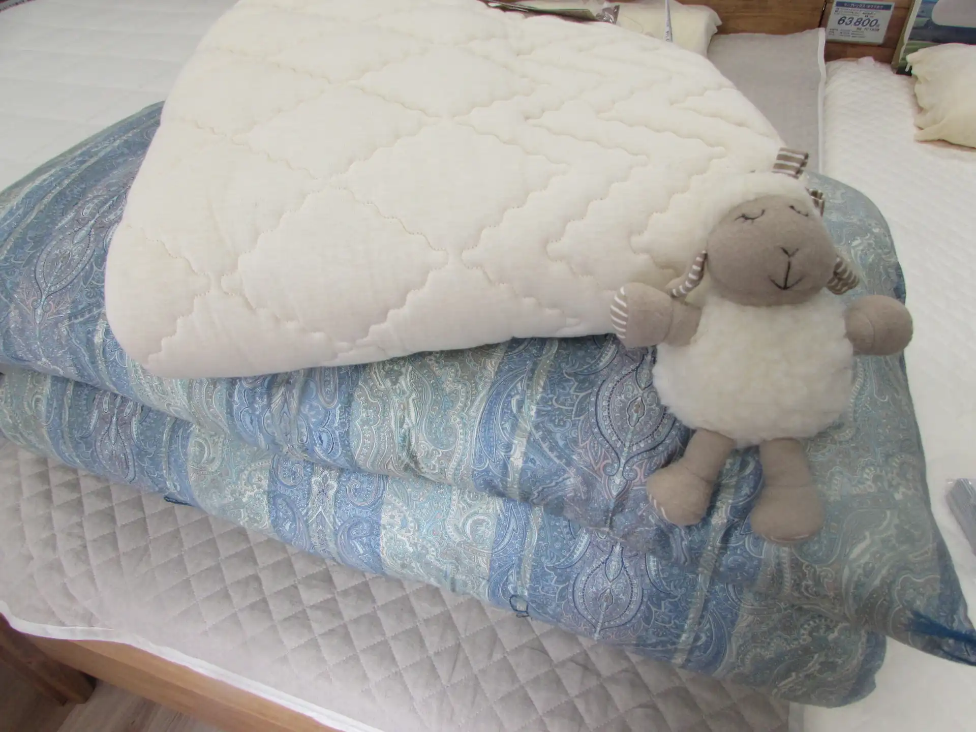 手造り羊毛100%敷布団とビラベックのウール100%肌掛けふとん