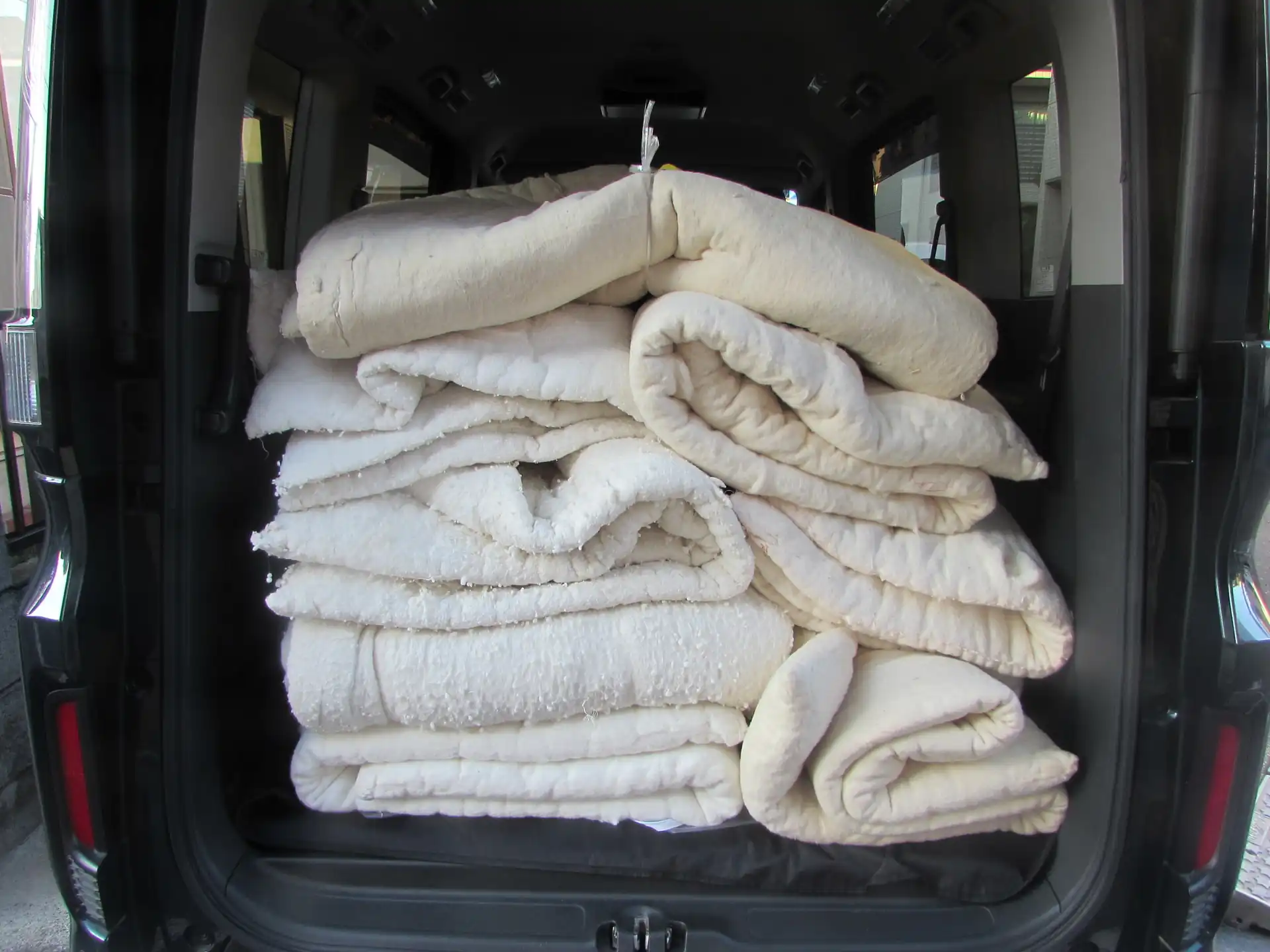 車に積んだ打ち直しのお布団