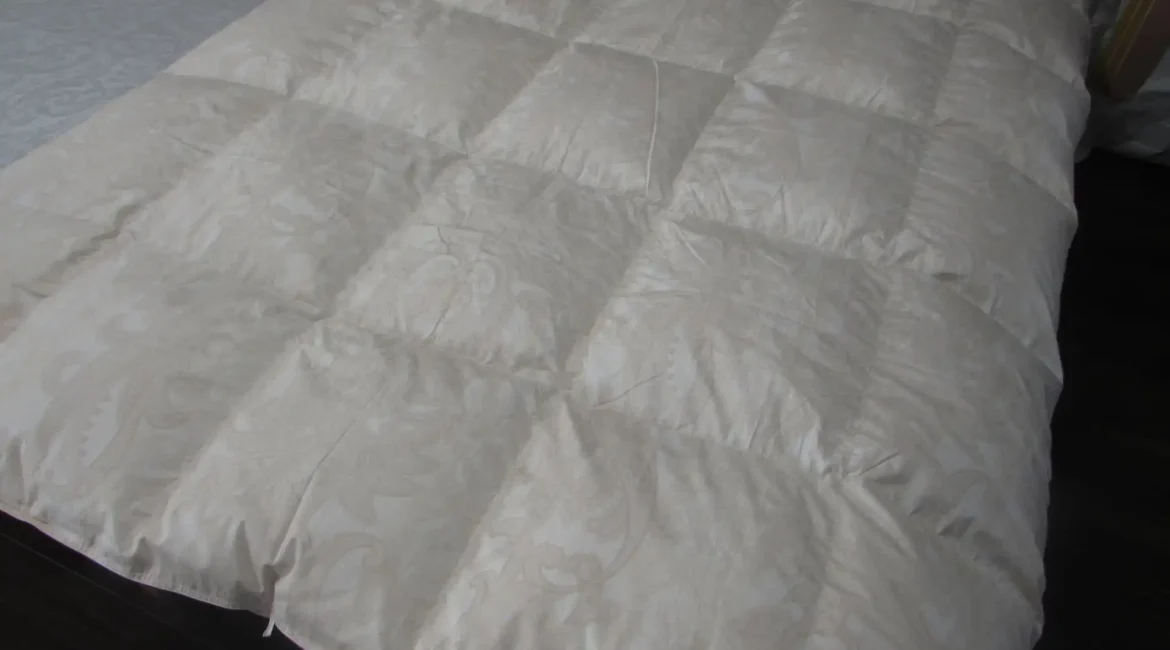 羽根ふとんホワイト