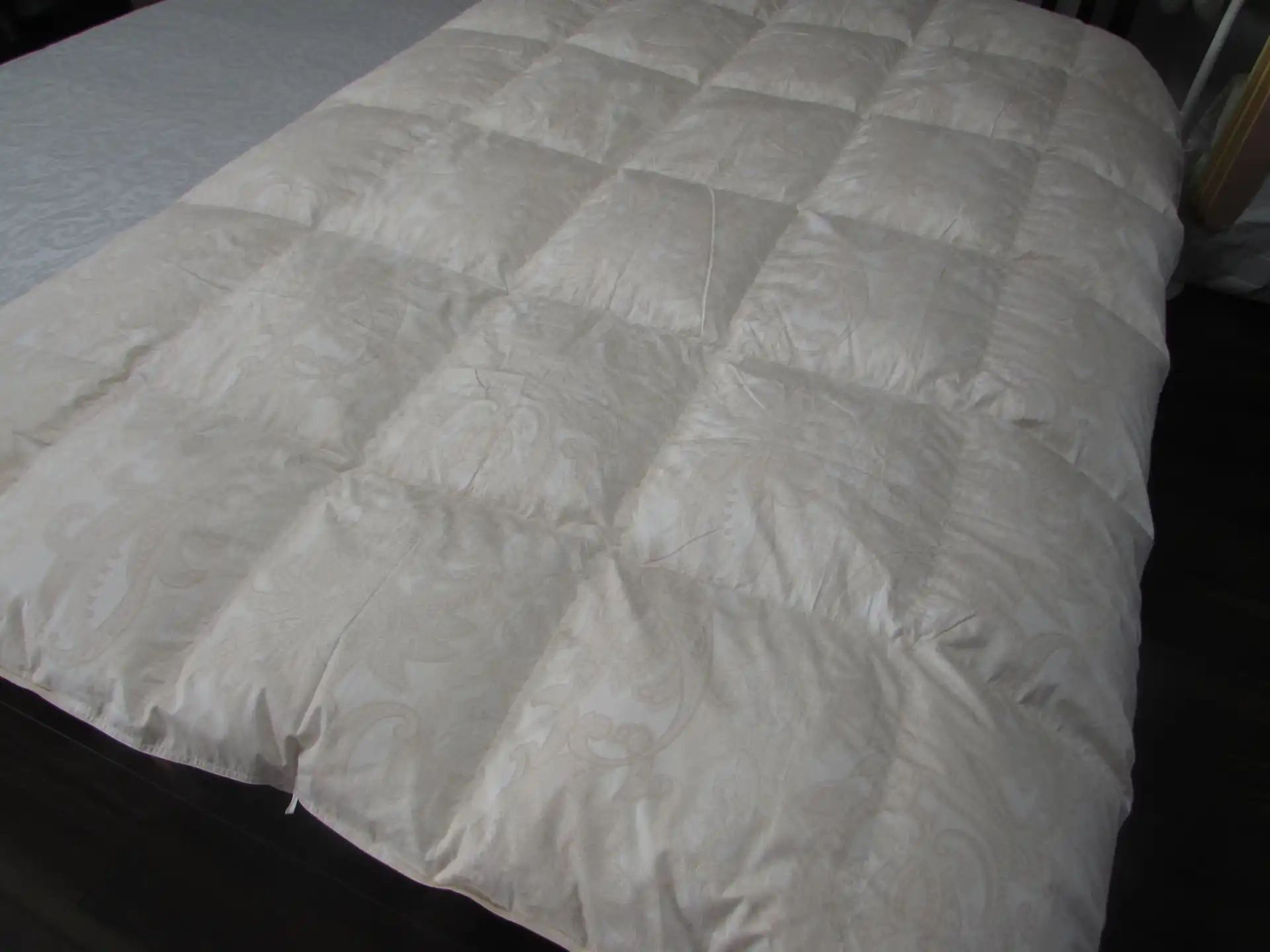 羽根ふとんホワイト