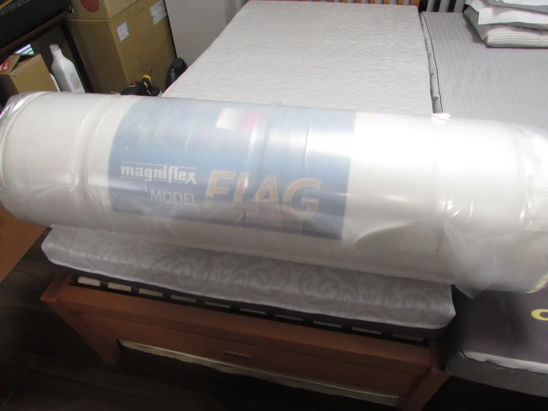 真空ロールパックのマニフレックスフラッグFX