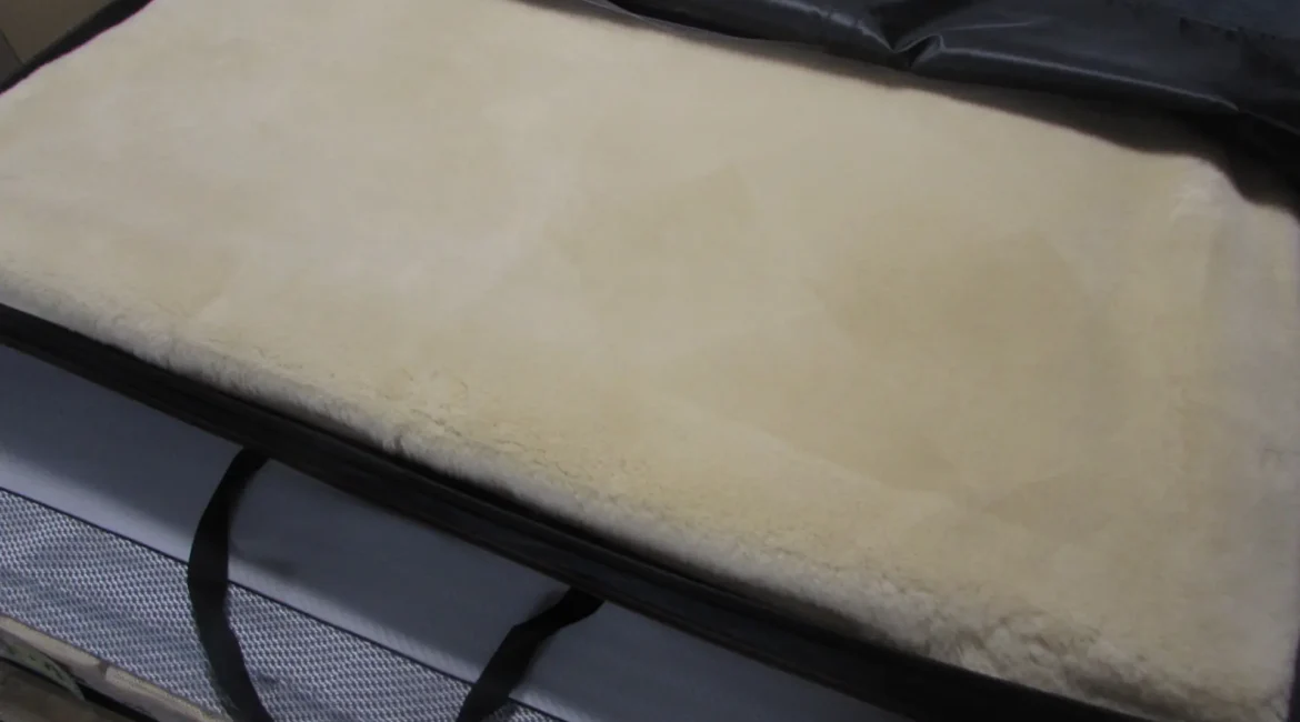 西川・高級ムートンシーツ