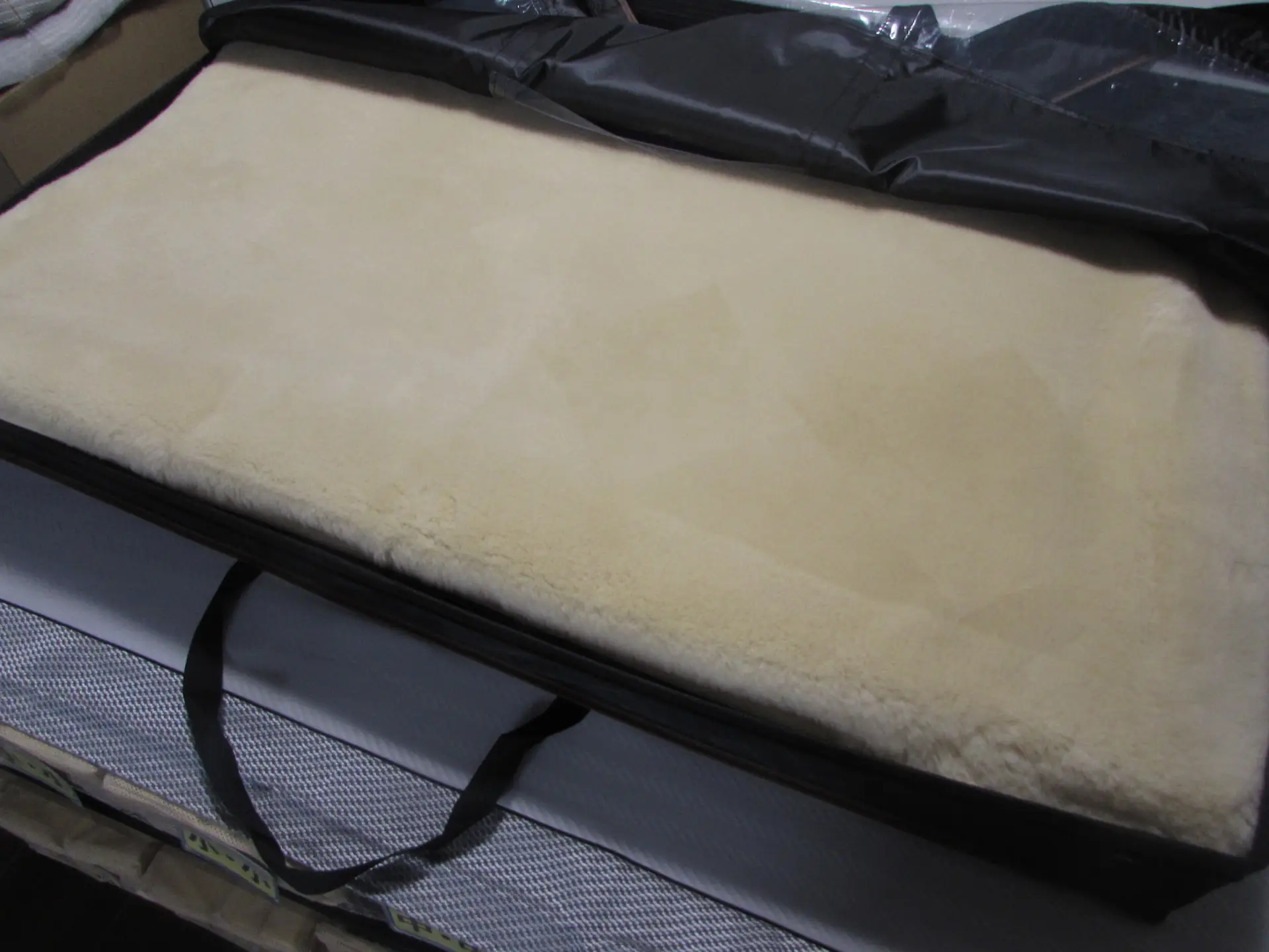 西川・高級ムートンシーツ