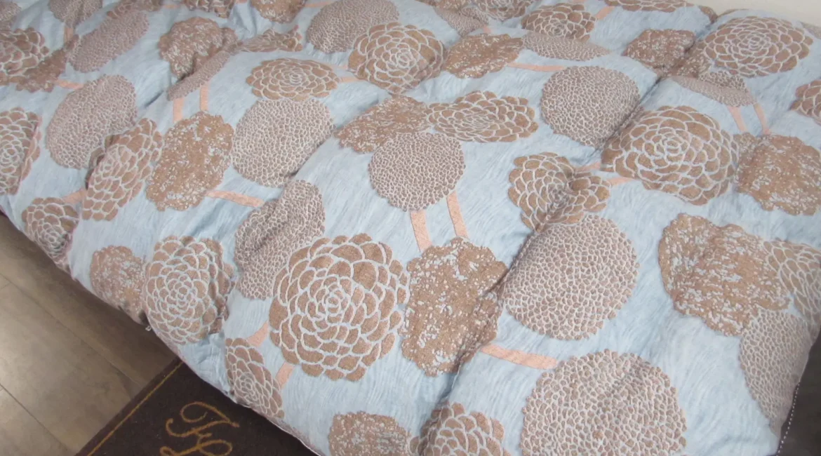 水色系柄羽毛布団