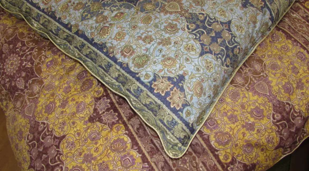 羽根布団エスニック模様