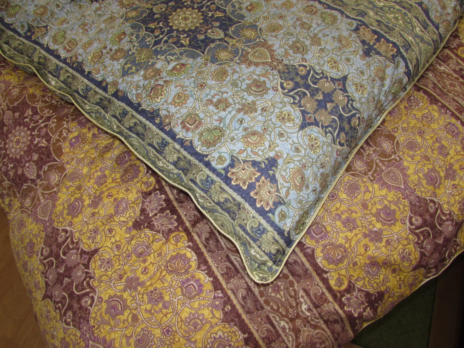 羽根布団エスニック模様