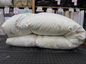 張りがなく片寄っている羽毛布団