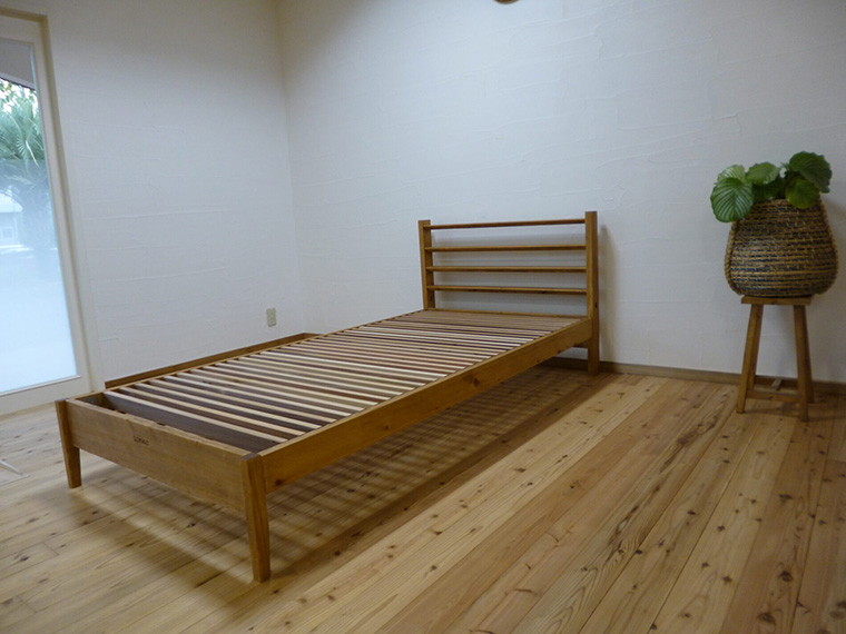 ニュースピカ ベッドフレーム