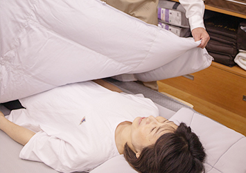 オーダーメイド羽毛布団作成-03お試し寝