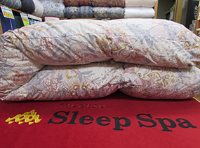 使用年数：約25年 カナダ産グースダウン92％ 80サテン 4枚