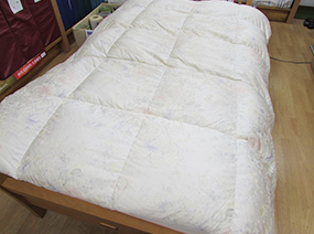 使用年数：約20年 グースダウン95％ 絹交生地